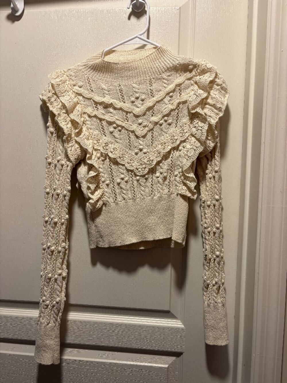 CREAM ZARA SWEATER SIZE SMALL